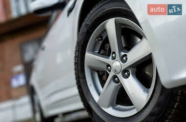 Седан Kia Optima 2015 в 