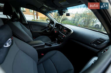 Седан Kia Optima 2015 в 
