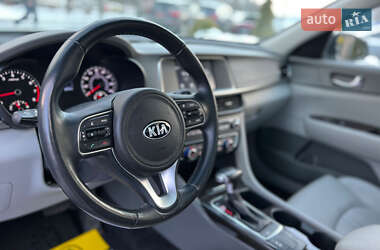 Седан Kia Optima 2017 в 