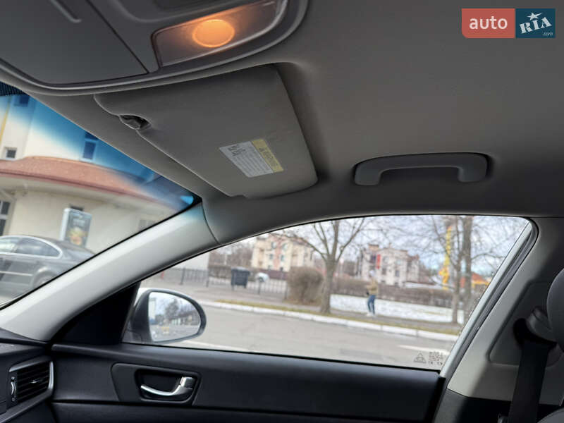 Седан Kia Optima 2019 в Киеве