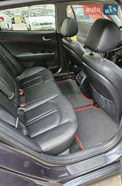 Седан Kia Optima 2017 в 
