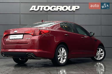 Седан Kia Optima 2013 в 