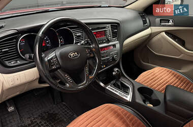 Седан Kia Optima 2013 в 