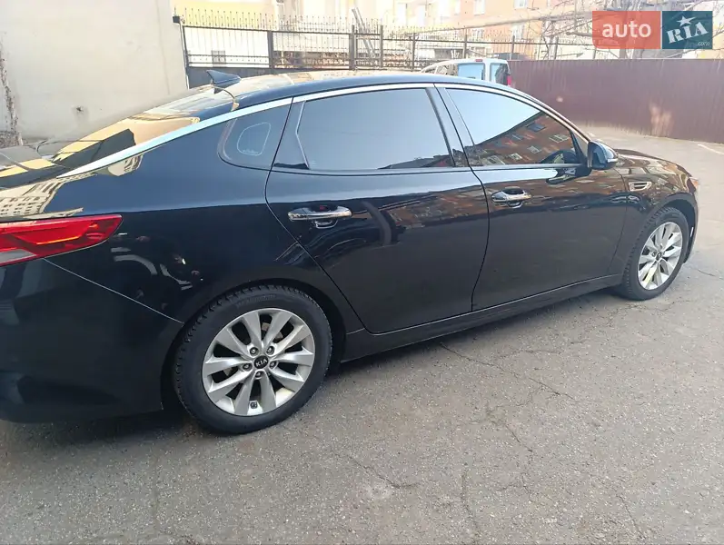 Седан Kia Optima 2016 в 