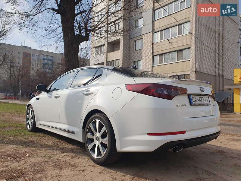 Седан Kia Optima 2013 в Черкасах