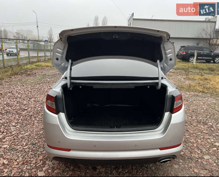 Седан Kia Optima 2011 в Києві