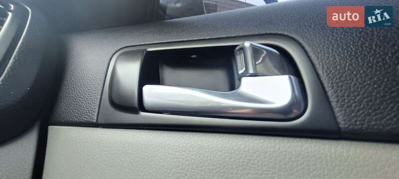 Седан Kia Optima 2014 в Киеве