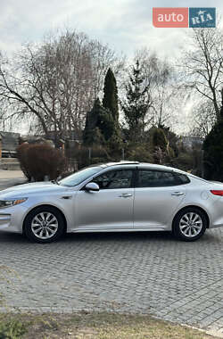 Седан Kia Optima 2016 в 