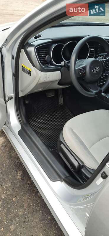 Седан Kia Optima 2015 в Обухове