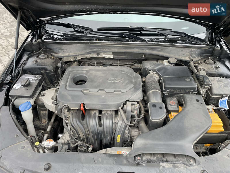 Седан Kia Optima 2016 в Киеве