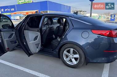 Седан Kia Optima 2014 в 