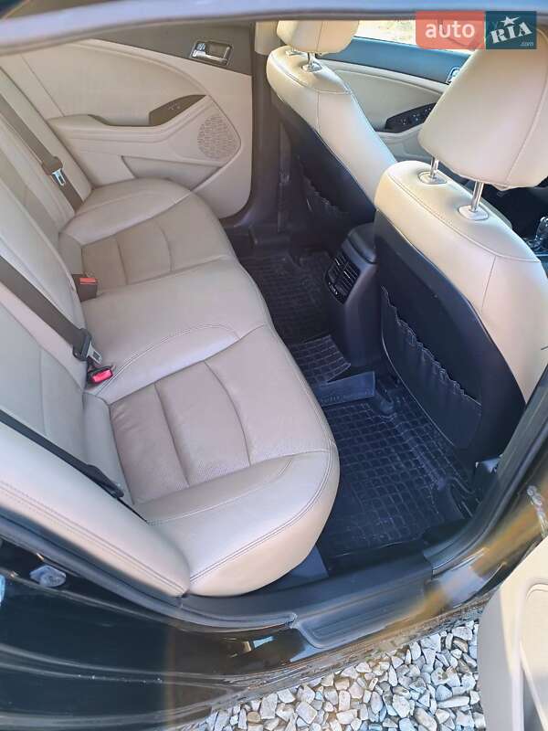 Седан Kia Optima 2012 в Ивано-Франковске