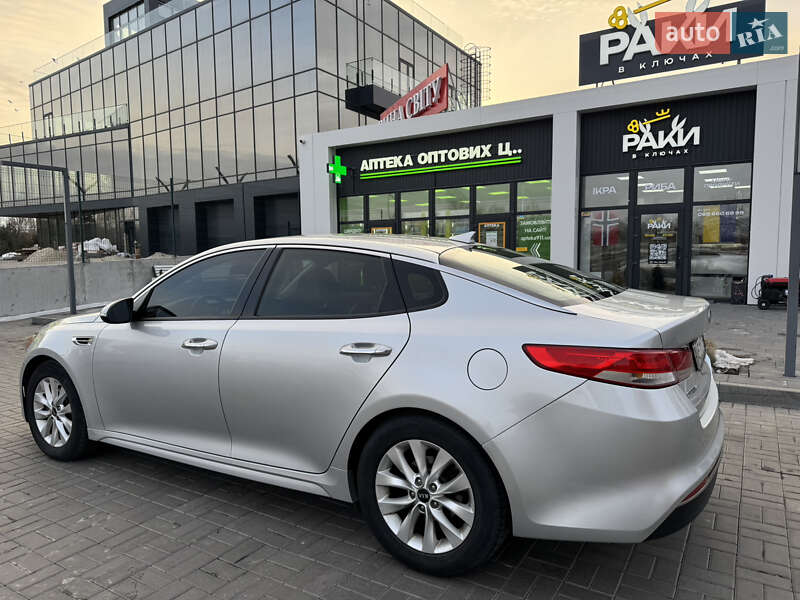 Седан Kia Optima 2016 в Дніпрі