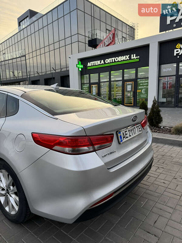 Седан Kia Optima 2016 в Дніпрі