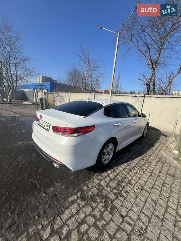 Седан Kia Optima 2016 в Полтаве