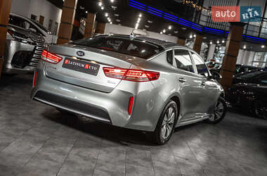 Седан Kia Optima 2017 в 