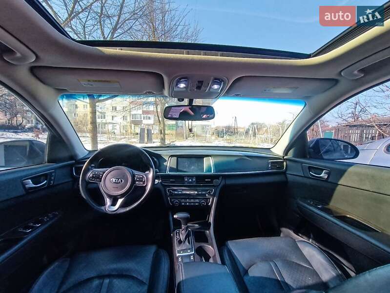 Седан Kia Optima 2016 в Полонному