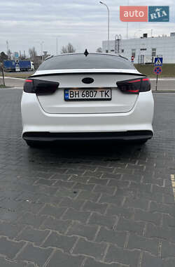 Седан Kia Optima 2014 в 