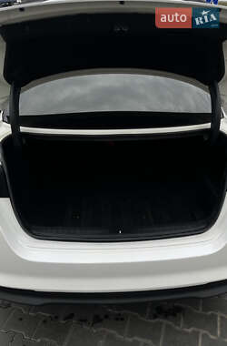 Седан Kia Optima 2014 в 