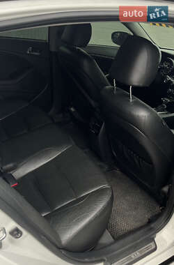 Седан Kia Optima 2014 в 