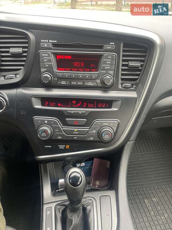Седан Kia Optima 2013 в Днепре