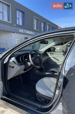 Седан Kia Optima 2014 в 