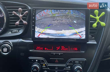 Седан Kia Optima 2011 в 