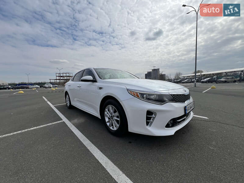Седан Kia Optima 2016 в Киеве