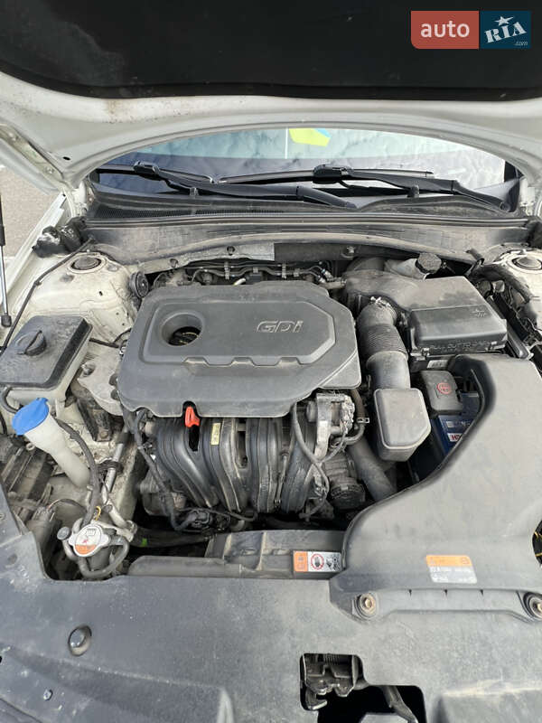 Седан Kia Optima 2016 в Киеве