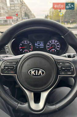 Седан Kia Optima 2016 в Днепре