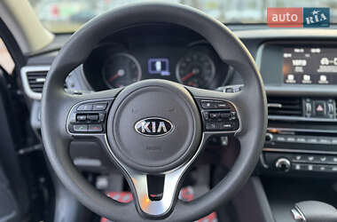 Седан Kia Optima 2017 в 