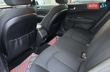 Седан Kia Optima 2017 в 