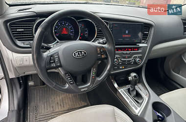Седан Kia Optima 2013 в 