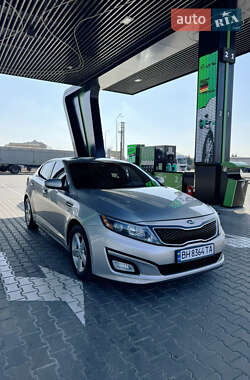 Седан Kia Optima 2015 в 