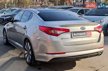Седан Kia Optima 2011 в 