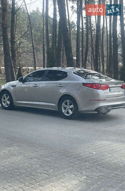 Седан Kia Optima 2015 в 