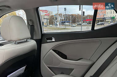 Седан Kia Optima 2014 в 