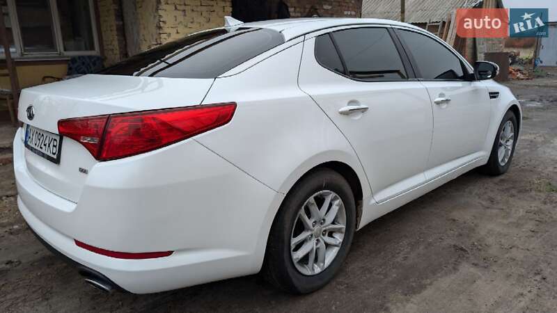 Седан Kia Optima 2013 в Печенегах