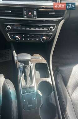 Седан Kia Optima 2016 в 