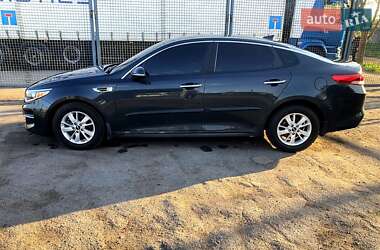 Седан Kia Optima 2016 в 
