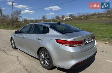 Седан Kia Optima 2016 в 