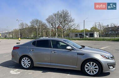 Седан Kia Optima 2015 в 