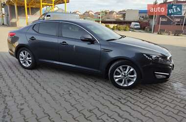 Седан Kia Optima 2013 в 