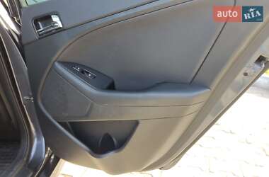 Седан Kia Optima 2013 в 