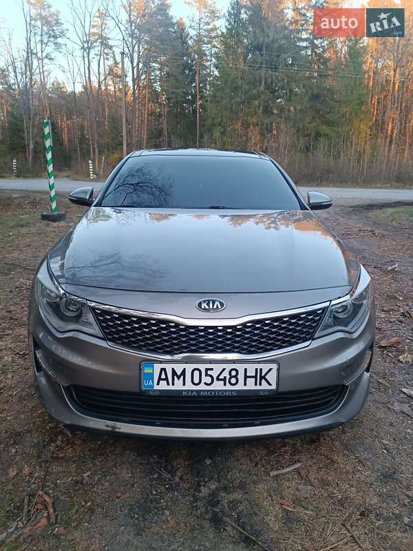 Седан Kia Optima 2016 в Полонному