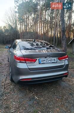 Седан Kia Optima 2016 в Полонному