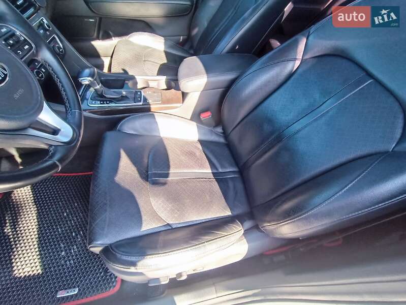 Седан Kia Optima 2016 в Полонному