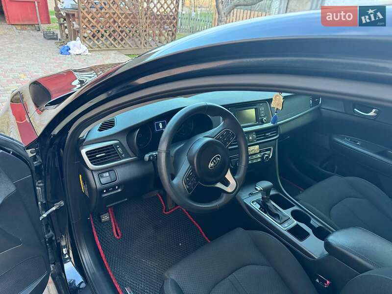 Седан Kia Optima 2016 в Черкасах