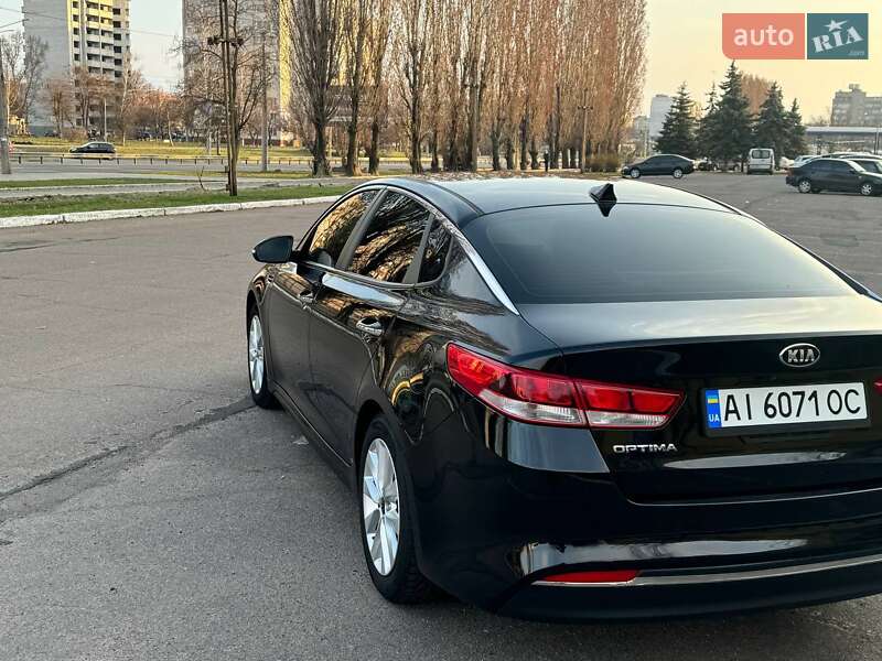 Седан Kia Optima 2016 в Черкасах