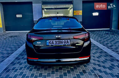 Седан Kia Optima 2013 в 